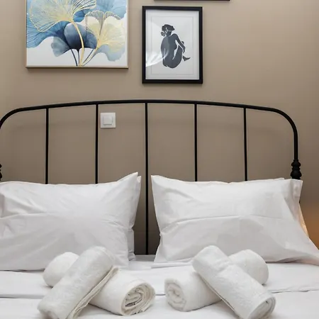 Apartment Pangrati Gem Views To Lycabettus Athens